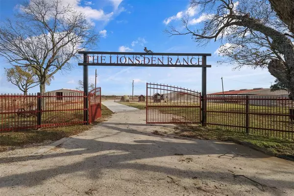 7168 Ensign Road, Ennis, TX 75119