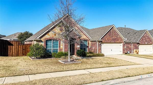 613 Newchester Drive, Roanoke, TX 76262