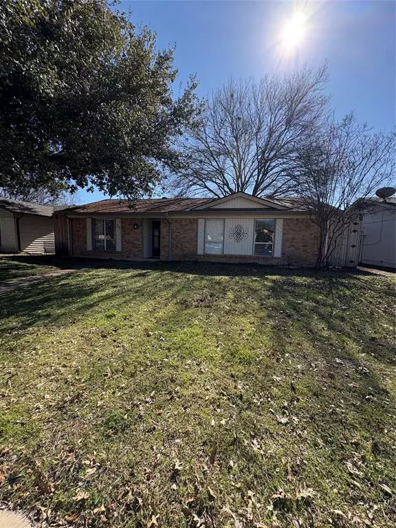 904 Roaming Road Drive, Allen, TX 75002