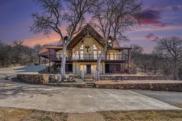 6135 Dobbs Valley Road, Millsap, TX 76066