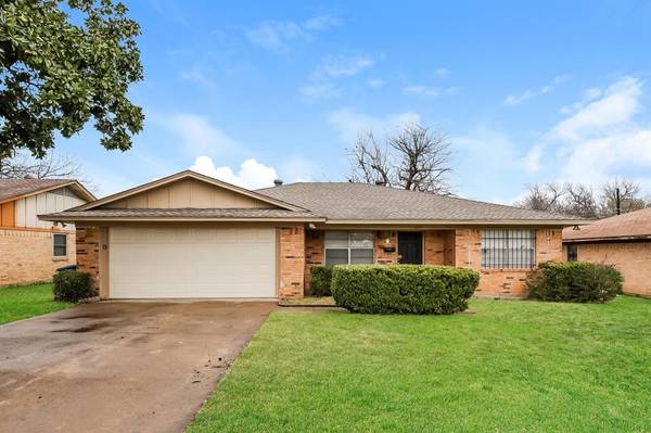 1687 Wagon Wheels Trail, Dallas, TX 75241