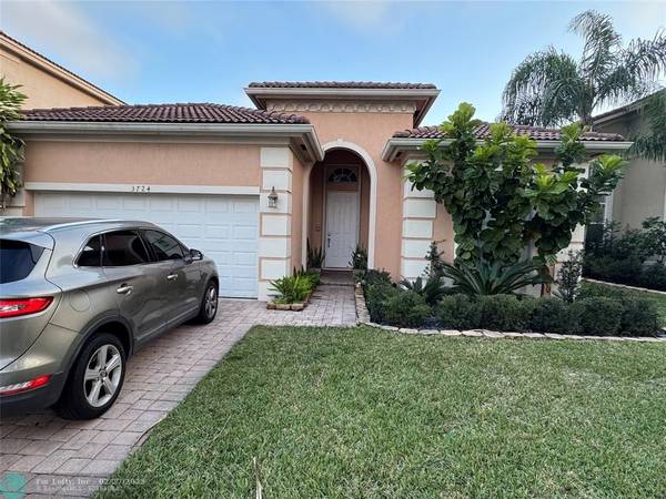 3724 NE 19th St, Homestead, FL 33033