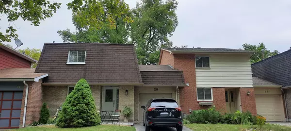 20 St Andrews CT, Aurora, ON L4G 3B1