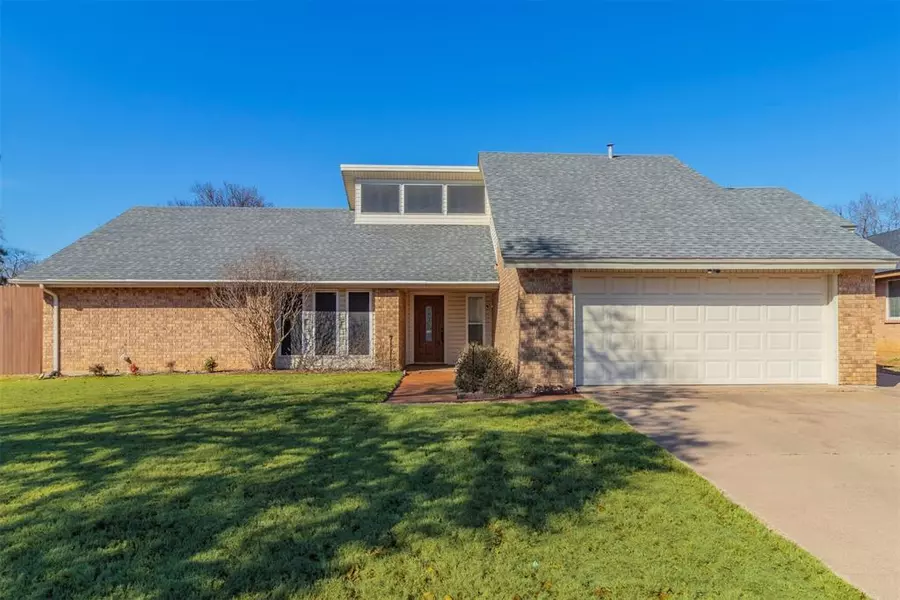 903 Johnsbury Lane, Mansfield, TX 76063