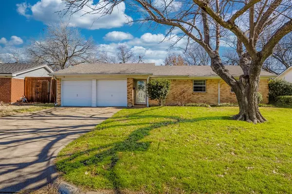 234 Jill Ann Drive, Burleson, TX 76028