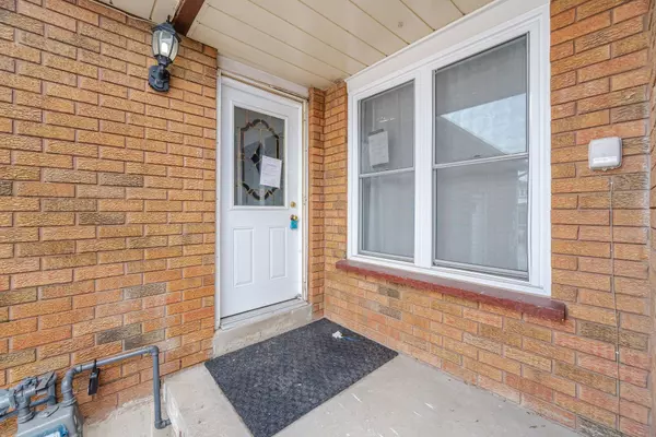 Brampton, ON L6Y 3W3,49 Tulip DR