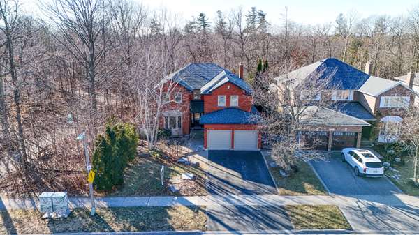 Oakville, ON L6H 4K4,2116 Munn's AVE