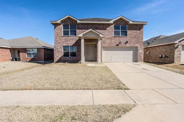 817 Green Heath Avenue, Fort Worth, TX 76120