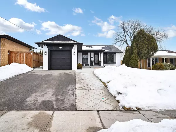 11 Benbow RD, Toronto W09, ON M9P 3K1