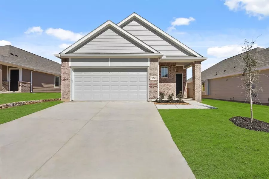 924 Propeller Parkway, Fort Worth, TX 76131