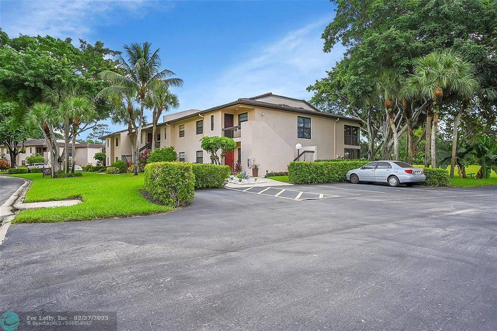 Boca Raton, FL 33428,9270 Vista Del Lago Drive  #27D