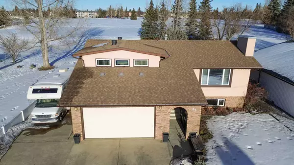 33 Metcalf AVE, Red Deer, AB T4R 1T8