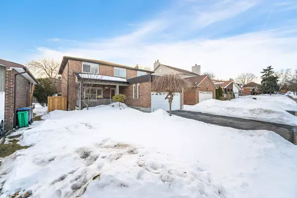 Mississauga, ON L5C 3B2,2522 Parmeer DR