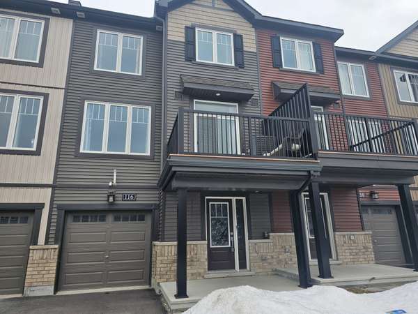 116 TEELIN CIR, Barrhaven, ON K2J 6V1