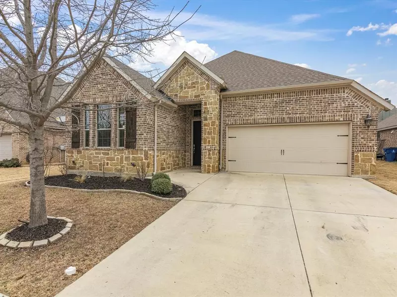 313 Spring Run Drive, Decatur, TX 76234