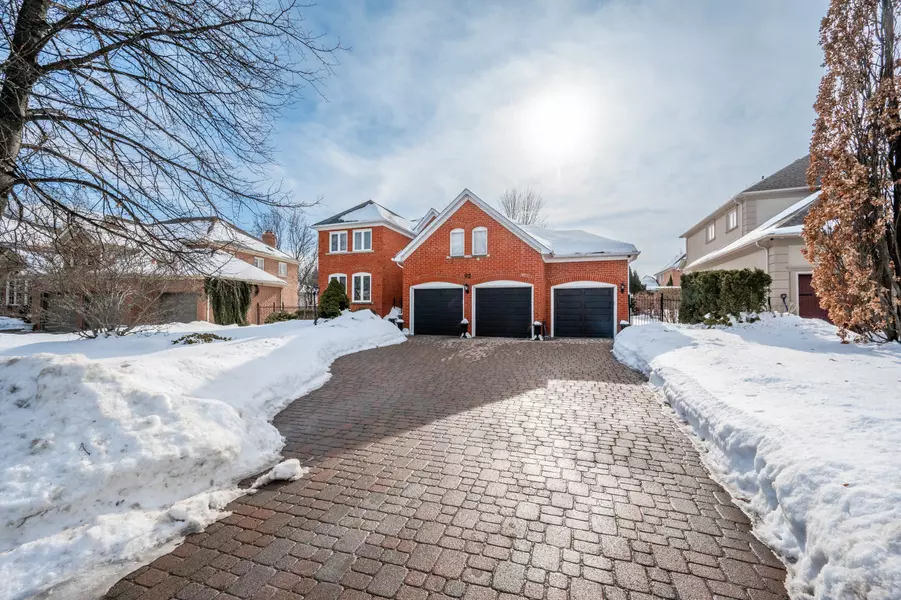 92 Millrun CRES, Vaughan, ON L4H 1A3