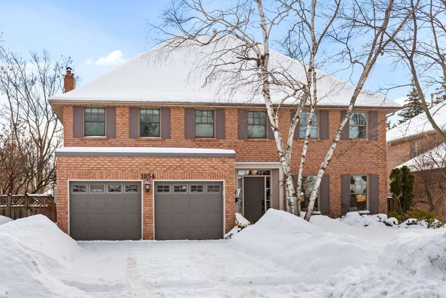 1034 Oak Meadow RD, Oakville, ON L6M 1J7