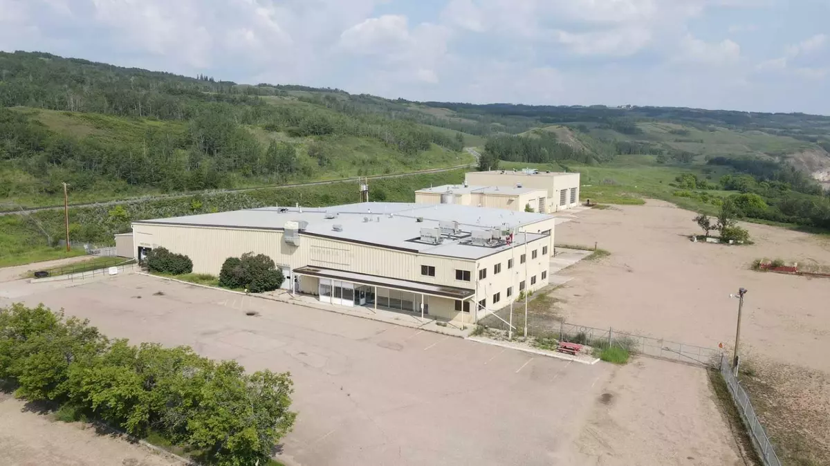Peace River, AB T8S1S2,8610 87 AVE