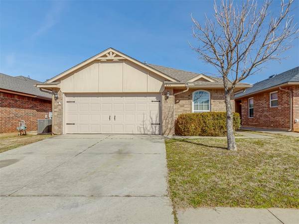 635 SW 37th Street, Moore, OK 73160