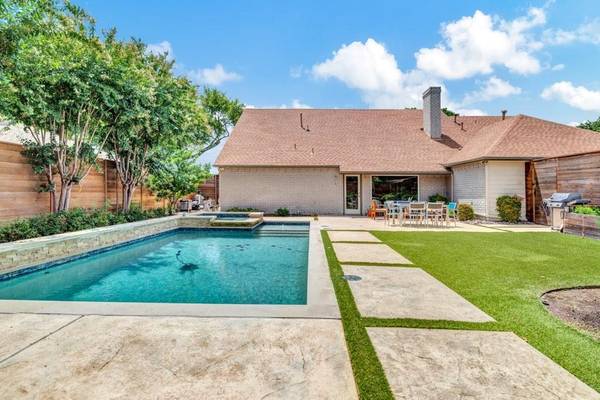 7316 Meadow Oaks Drive, Dallas, TX 75230