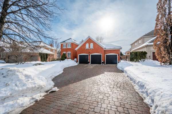 92 Millrun CRES, Vaughan, ON L4H 1A3