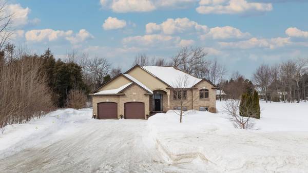 888 Lake Range DR, Huron-kinloss, ON N2Z 0C2