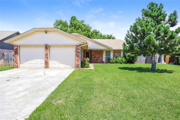 1001 Walsh Lane, Yukon, OK 73099