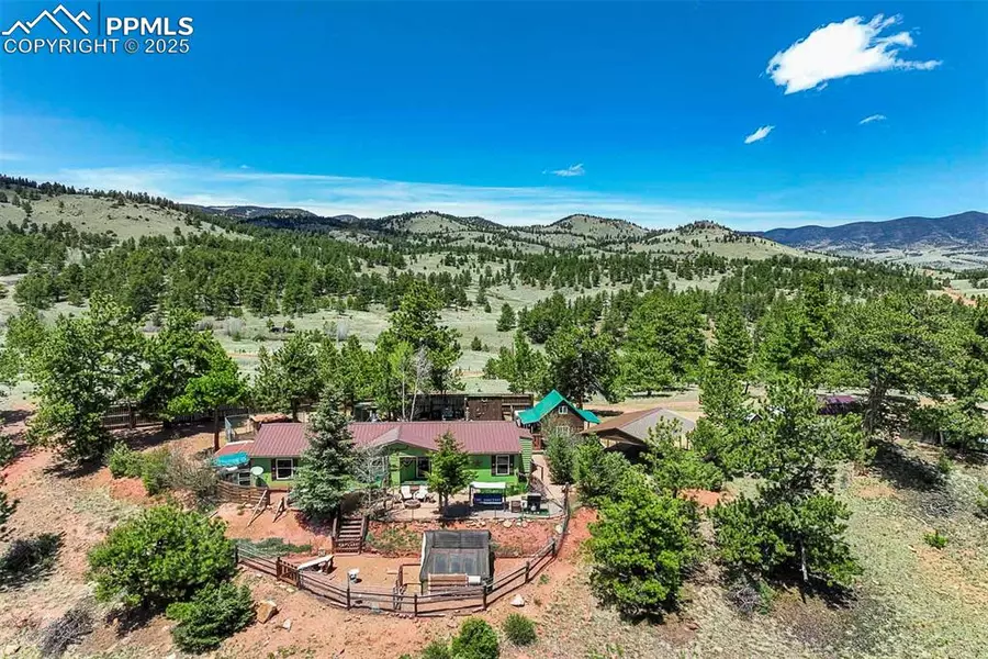 100 Hawk LN, Guffey, CO 80820