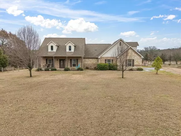 616 Greenwood Road, Decatur, TX 76234