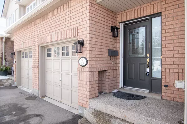 Oakville, ON L6H 2S5,1050 Grand BLVD #29