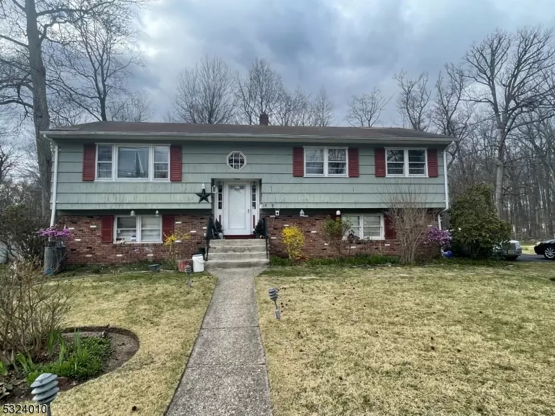 15 Eastern Pkwy, West Caldwell Twp., NJ 07006