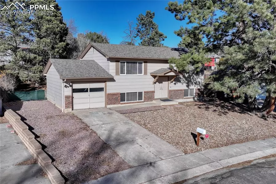 5165 Crestwood DR, Colorado Springs, CO 80918