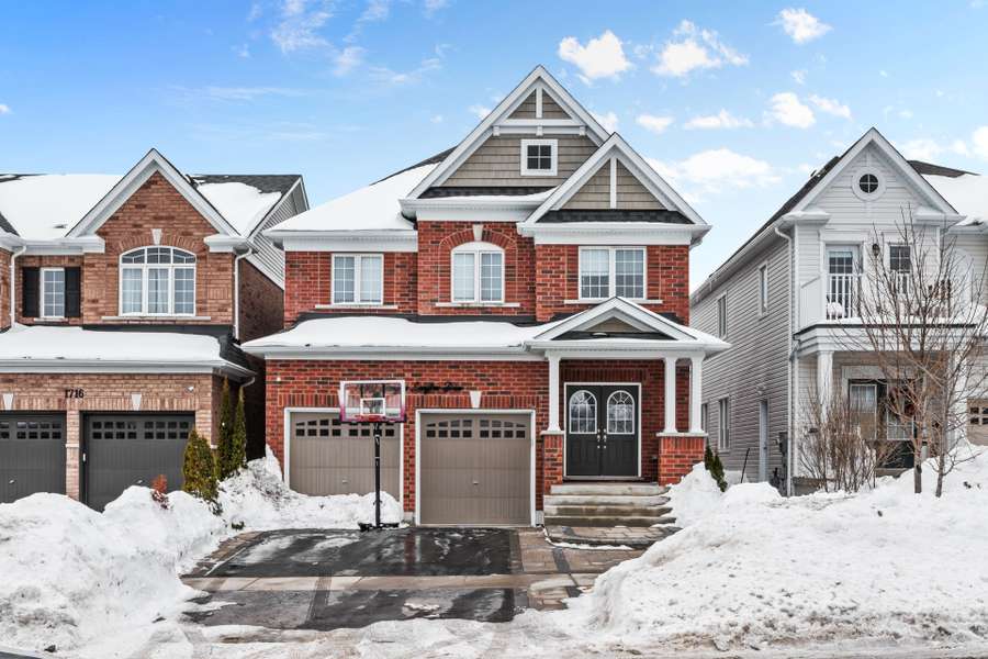 1720 Douglas Langtree DR, Oshawa, ON L1H 7K5