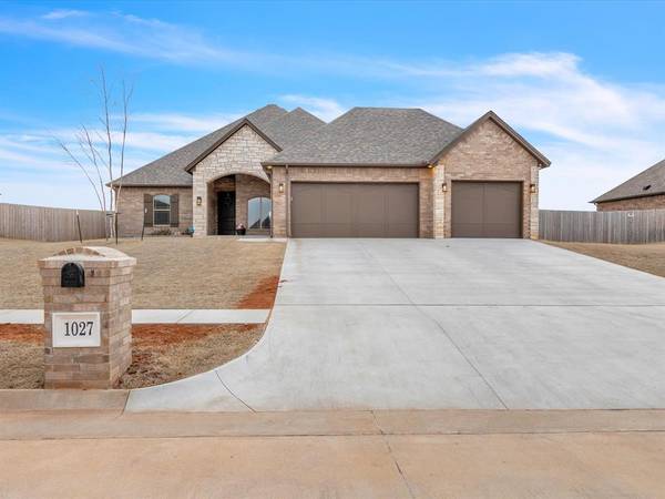 1027 Kimberlin Lane, Tuttle, OK 73089