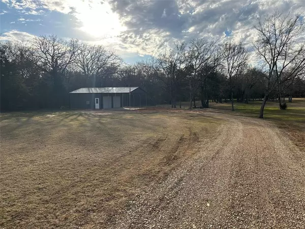 Bonham, TX 75418,1101 County Road 2600