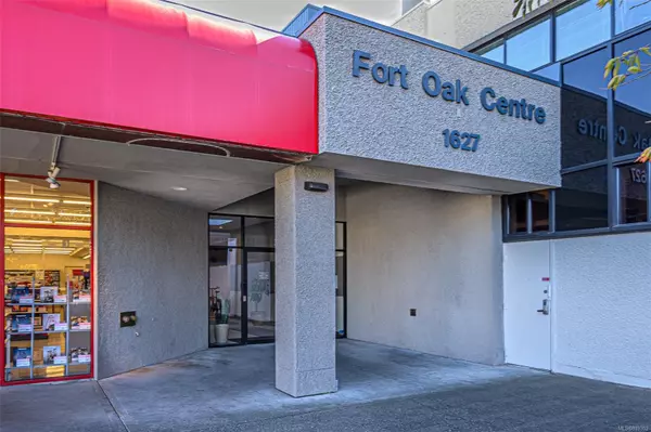 Victoria, BC V8R 1H8,1627 Fort St #305