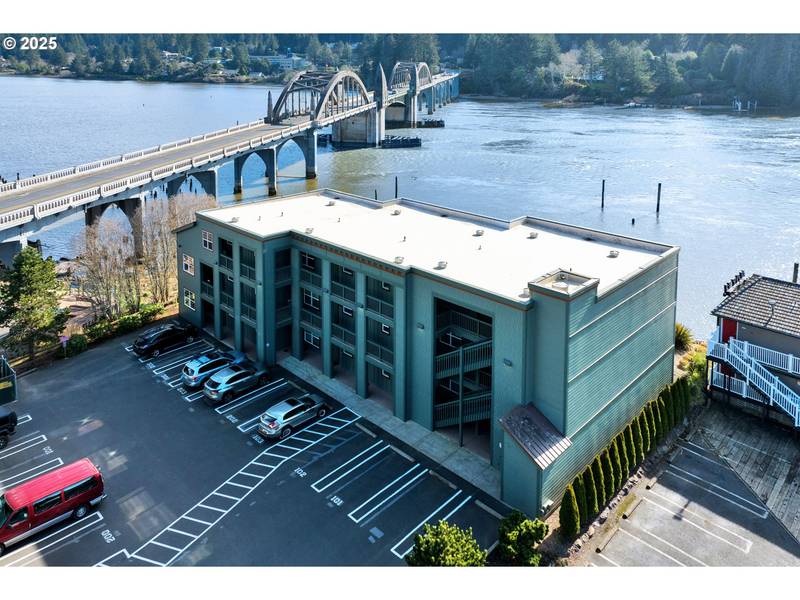 1220 BAY ST #103, Florence, OR 97439