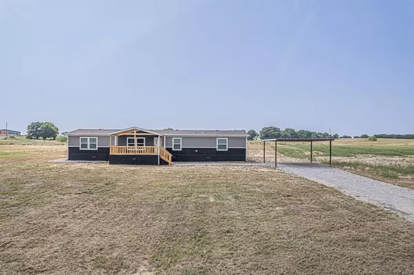 1006 Red Bird Lane, Bowie, TX 76230