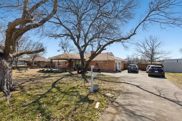 2010 Gross Road, Dallas, TX 75228