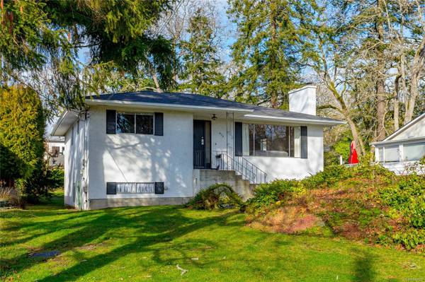 978 Ambassador Ave, Saanich, BC V8X 3N2