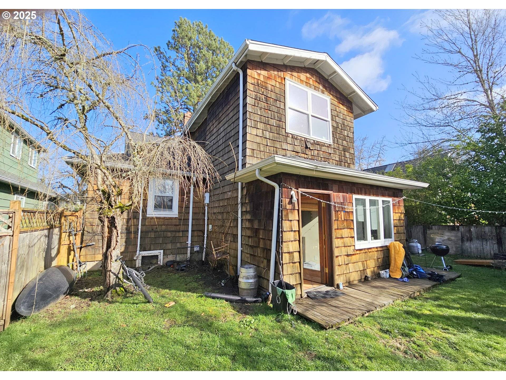Eugene, OR 97405,962 E 23rd AVE