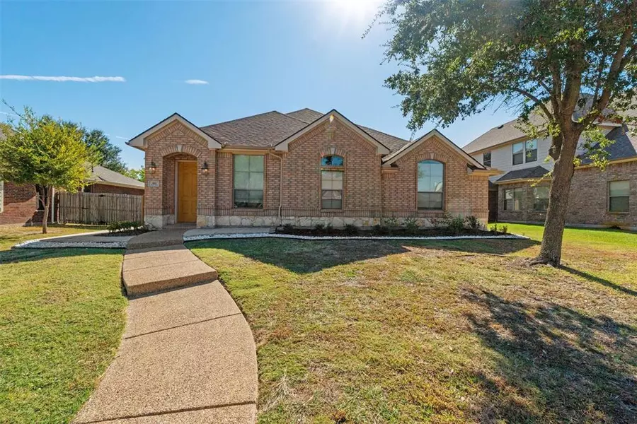 814 Meadow Flower Lane, Garland, TX 75043