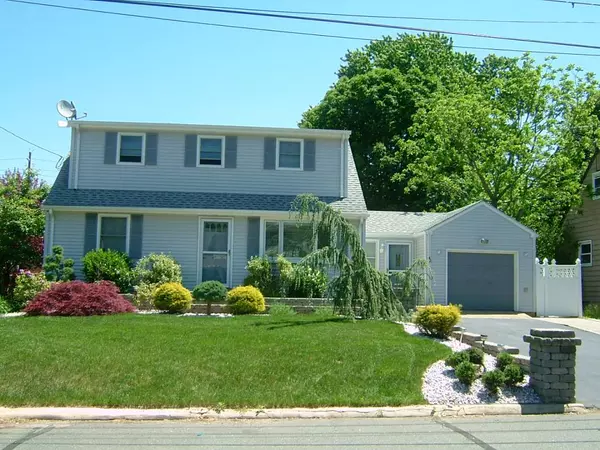 105 Hayes Ave, Clark Twp., NJ 07066