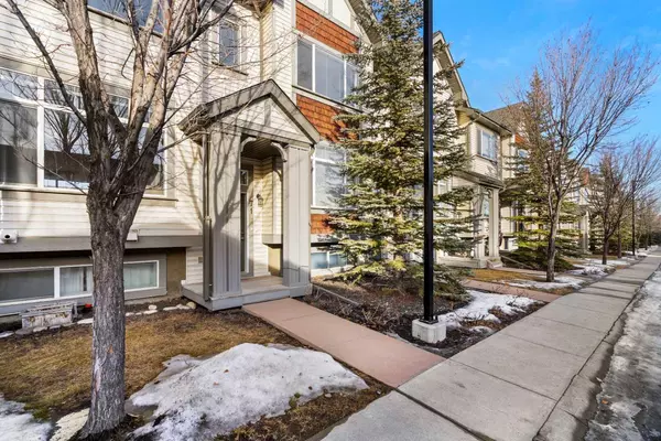 Calgary, AB T2Z 0X1,71 Copperpond Close SE