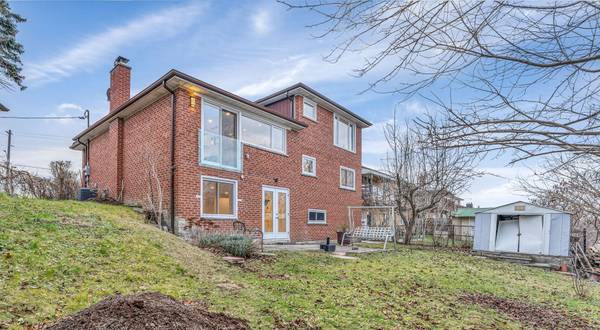 35 Troutbrooke DR #Ground Level, Toronto W05, ON M3M 1S6