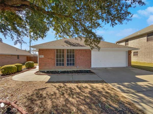 805 Heberle Drive, Burleson, TX 76028