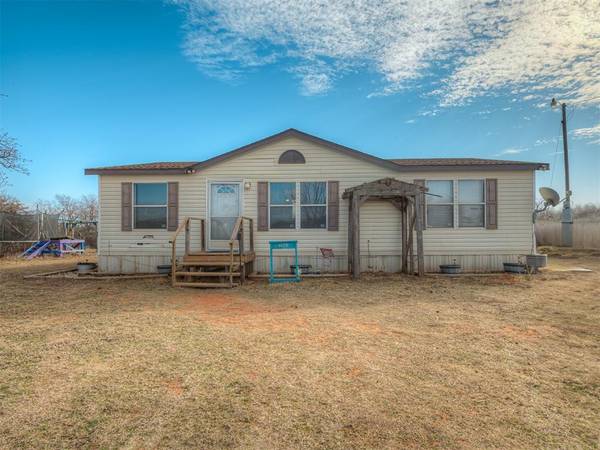 5501 S Canadian Road, Hinton, OK 73047