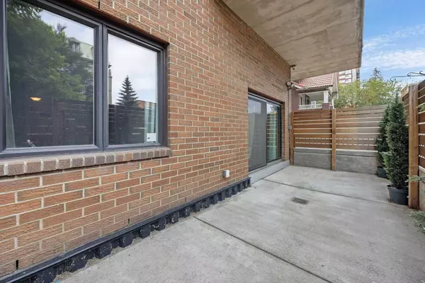 Calgary, AB T2S 2V2,225 25 AVE Southwest #103