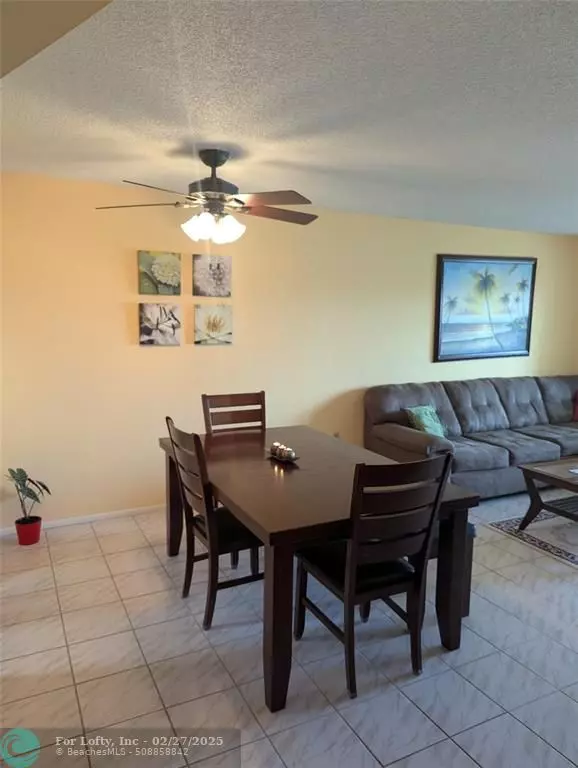 Sunrise, FL 33322,8060 N Sunrise Lakes Dr  #302