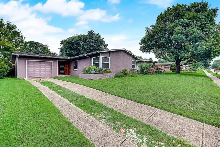 9741 Ash Creek Drive, Dallas, TX 75228